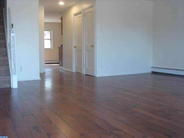 560 S 69th St, Upper Darby, PA 19082 photo 4