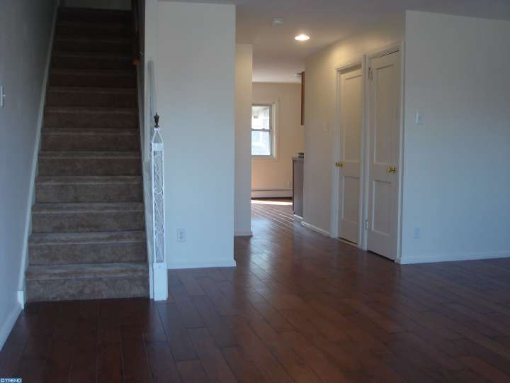560 S 69th St, Upper Darby, PA 19082 photo 5