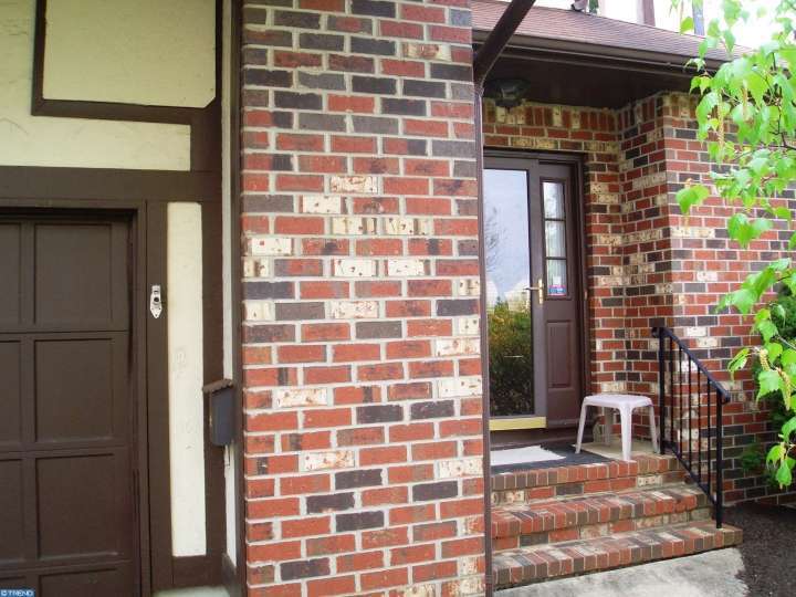 1 Tudor Ct, Ewing, NJ 08628 photo 1