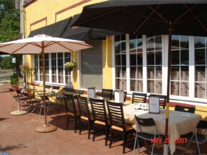 308 Broad St, Riverton, NJ 08077 photo 1