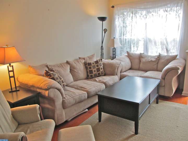 3 Leighton Dr, Mount Laurel, NJ 08054 photo 2