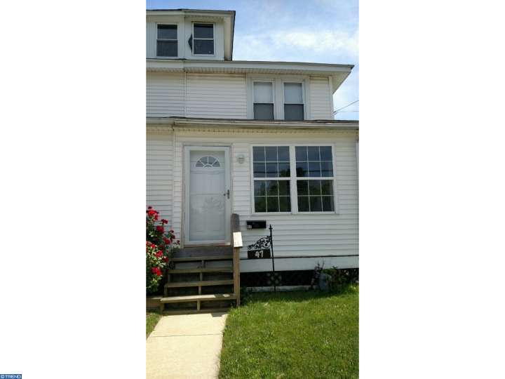 47 Taylor Ave, Marcus Hook, PA 19061 photo 1