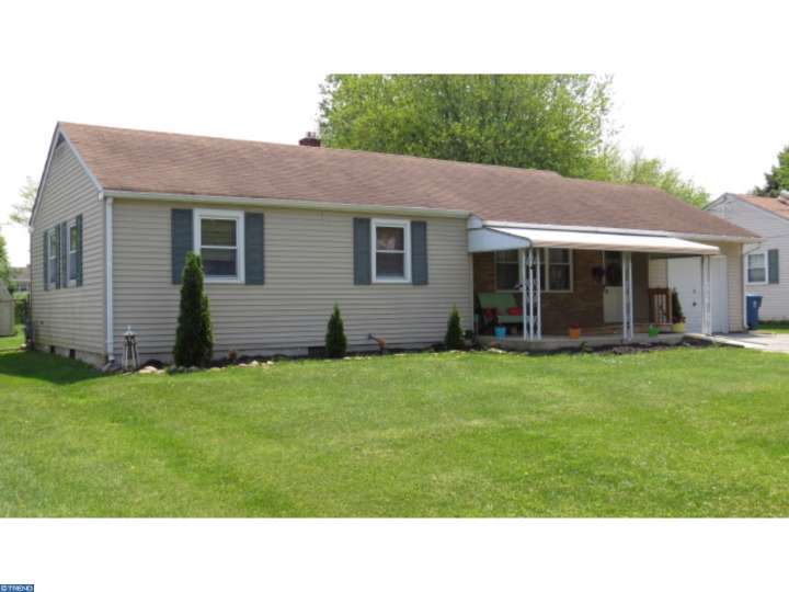 18 E Clairmont Dr, Newark, DE 19702 photo 1