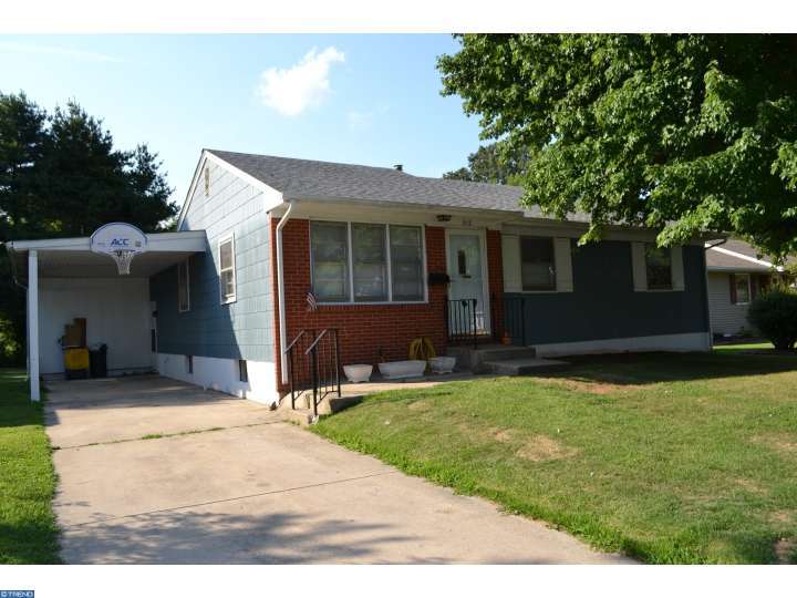 312 E North St, Smyrna, DE 19977 photo 2