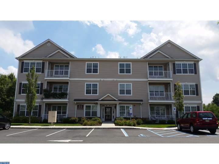 934 Timberlake Dr, Ewing, NJ 08830 photo 1