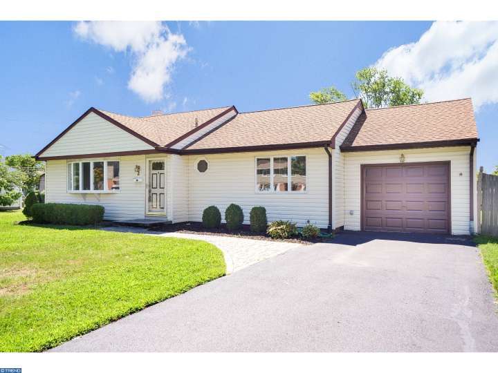 2 King Ave, Marlton, NJ 08053 photo 1