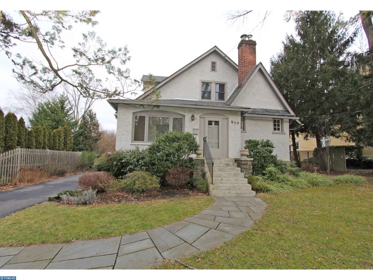209 Lansdowne Ave, Wayne, PA 19087 photo 1