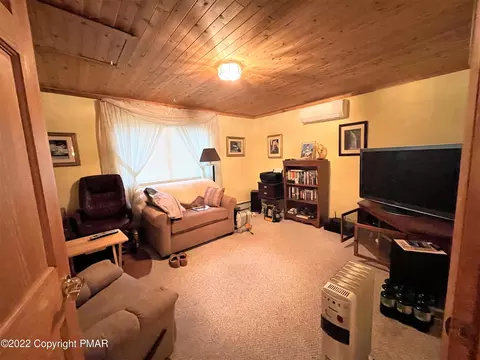 145 Ruffed Grouse Rd, Bushkill, PA 18324 photo 6