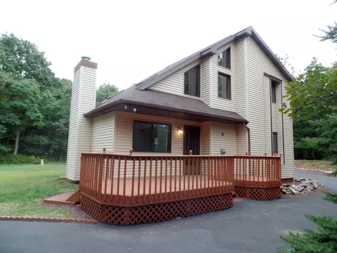 116 Yellow Birch Ln, Long Pond, PA 18334