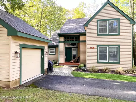 119 Fox Run Rd, Buck Hill Falls, PA 18323