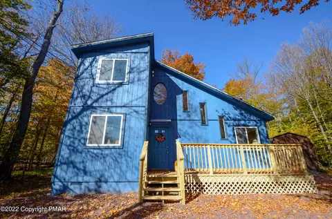 1621 Sunny Side Dr, Tobyhanna, PA 18466