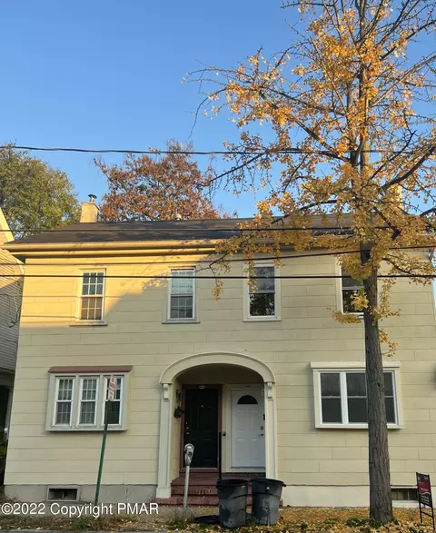 806 Monroe St, Stroudsburg, PA 18360
