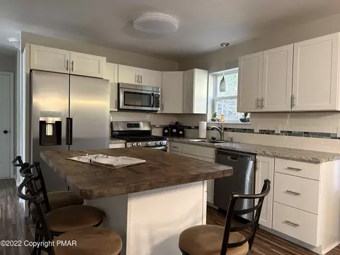 1320 Sterling Dr, East Stroudsburg, PA 18301
