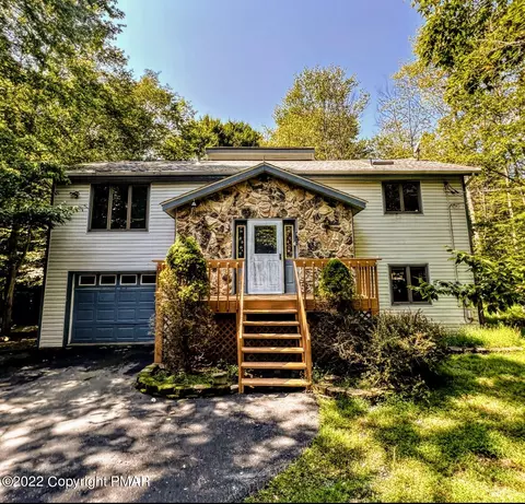 28 S Lehigh River Dr, Clifton Township, PA 18424