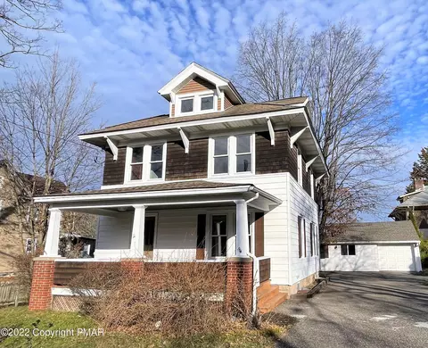 318 Park Ave, Stroudsburg, PA 18360