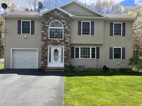 310 Coach Rd, Tobyhanna, PA 18466