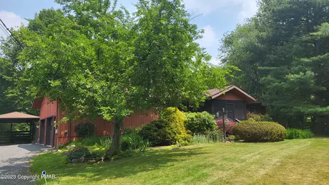 130 Old Dairy Ln, Pocono Pines, PA 18350