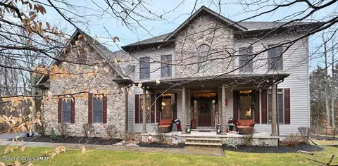 5 E Watawga Way, Gouldsboro, PA 18424