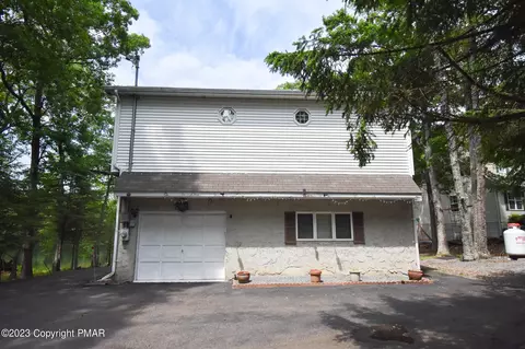 252 Hummingbird Trl, Bushkill, PA 18324