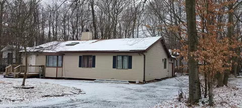 4524 Briarcliff Ter, Tobyhanna, PA 18466