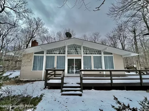 102 Orchard Ln, Tobyhanna, PA 18466