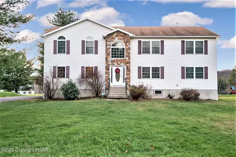 1519 Eagles View Ct, Stroudsburg, PA 18360