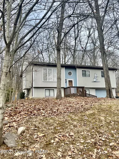 12514 High Meadow Dr, East Stroudsburg, PA 18302