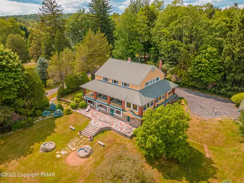 111 Prospect Ave, Mount Pocono, PA 18344