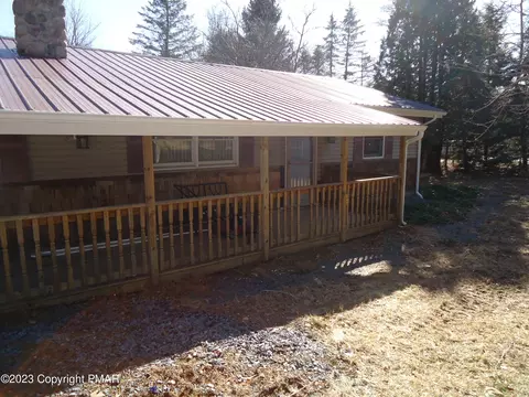 1154 Sunside, Long Pond, PA 18334