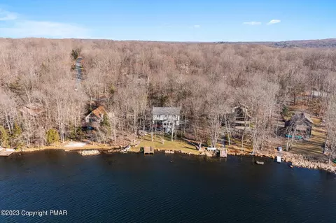 17 Lake Dr E, Gouldsboro, PA 18424