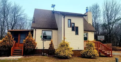 1245 Glade Dr, Long Pond, PA 18334