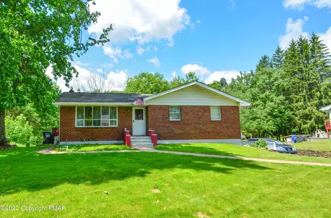 2586 Brookdale Rd, Scotrun, PA 18355