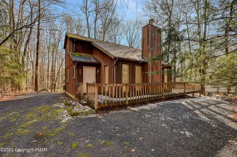 1327 Pine Cone Rd, Pocono Pines, PA 18350
