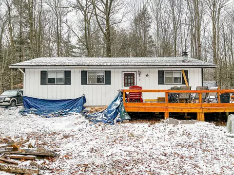 132 Beechnut Ln, Canadensis, PA 18325