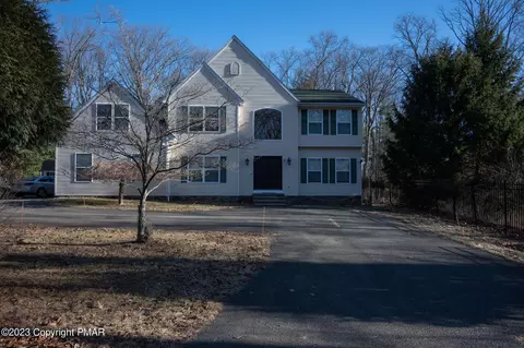 112 Alpine Lake Rd, Henryville, PA 18332