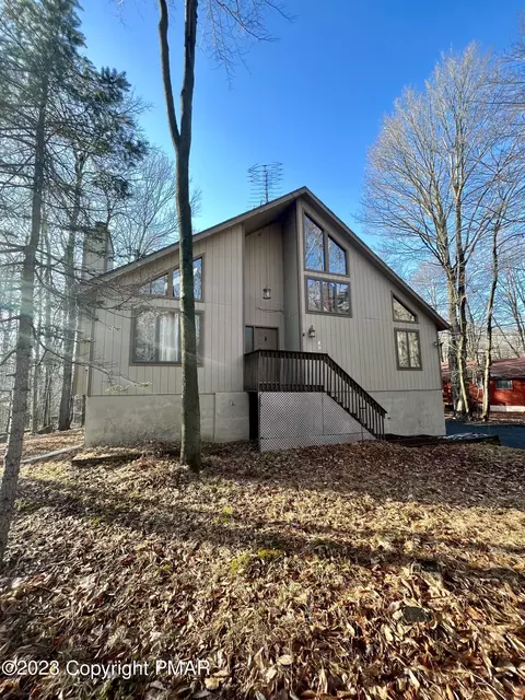 147 Livingston Ln, Clifton Township, PA 18424