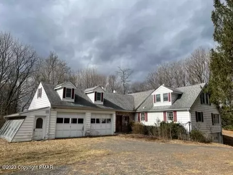209 Keller Dr, Stroudsburg, PA 18360