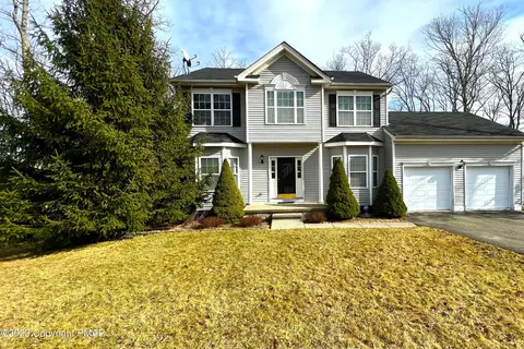 1145 Dorset Dr, Bushkill, PA 18324