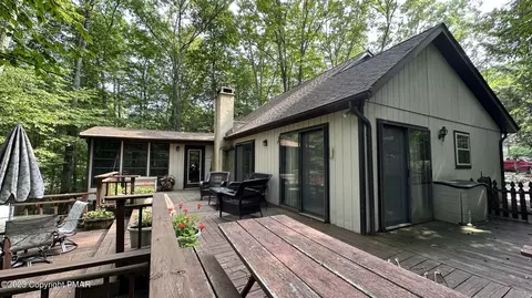 5790 Decker Rd, Bushkill, PA 18324