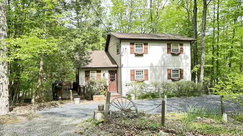 5790 Decker Rd, Bushkill, PA 18324 photo 2