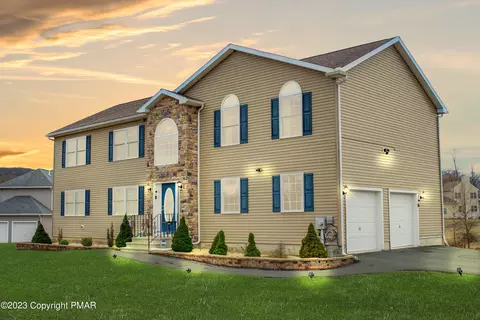 213 Courtney Dr, East Stroudsburg, PA 18302