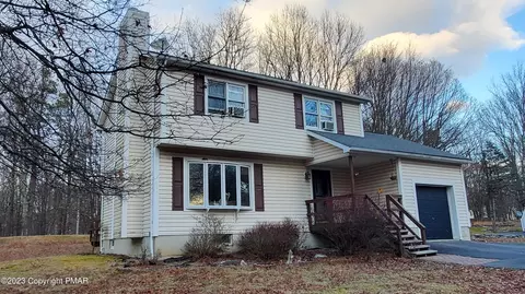 1182 Steele Cir, Bushkill, PA 18324