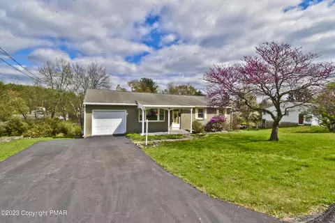764 Mohawk Trl, Stroudsburg, PA 18360