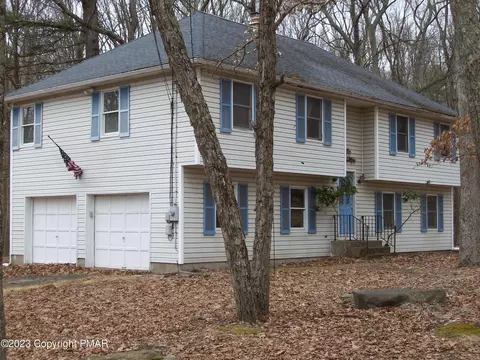 151 Locust Dr, Milford, PA 18337