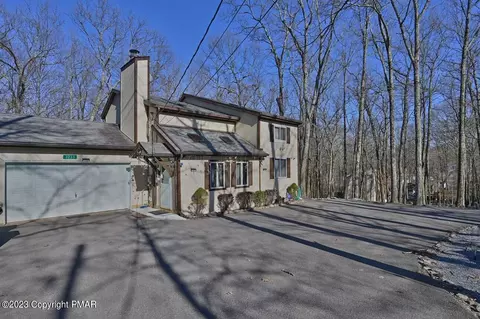 3233 Stonehenge Dr, East Stroudsburg, PA 18301