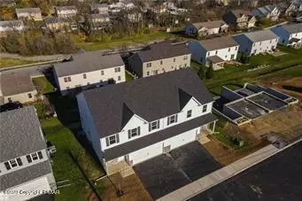 647 Sipos Dr, Northampton, PA 18067