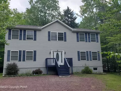 147 Safro Ct, Pocono Lake, PA 18347
