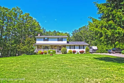 295 E Shady Oaks Dr, Saylorsburg, PA 18353