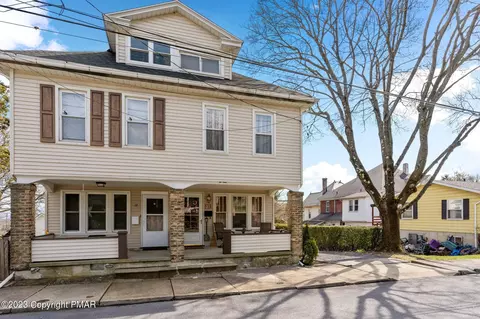 10 E Babbitt Ave, Pen Argyl, PA 18072