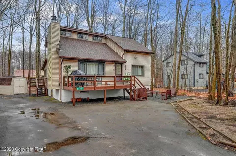 6145 Chickasa Dr, Pocono Lake, PA 18347